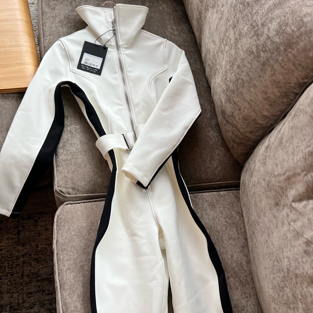 New w/ tags Córdova ski suit